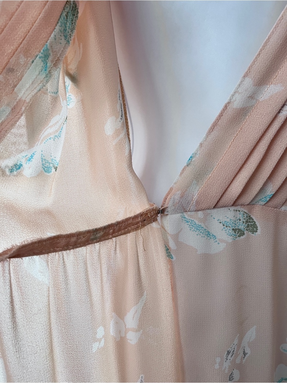 Vintage 40s Peach Floral Crepe Pleated Wrap Midi Feminine Dress Size 6 - Picture 11 of 12